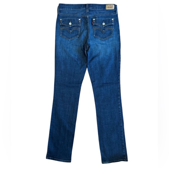 Women’s Levi’s Jeans - Picture 3 of 11